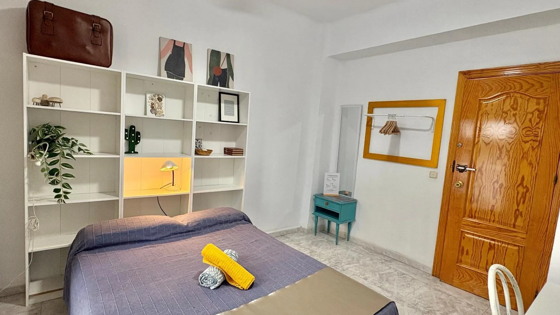 Habitacion En Calle Molino Málaga 0*,