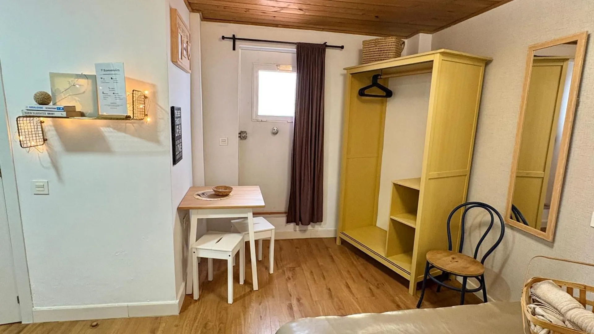 Habitacion En Calle Molino Málaga 0*,