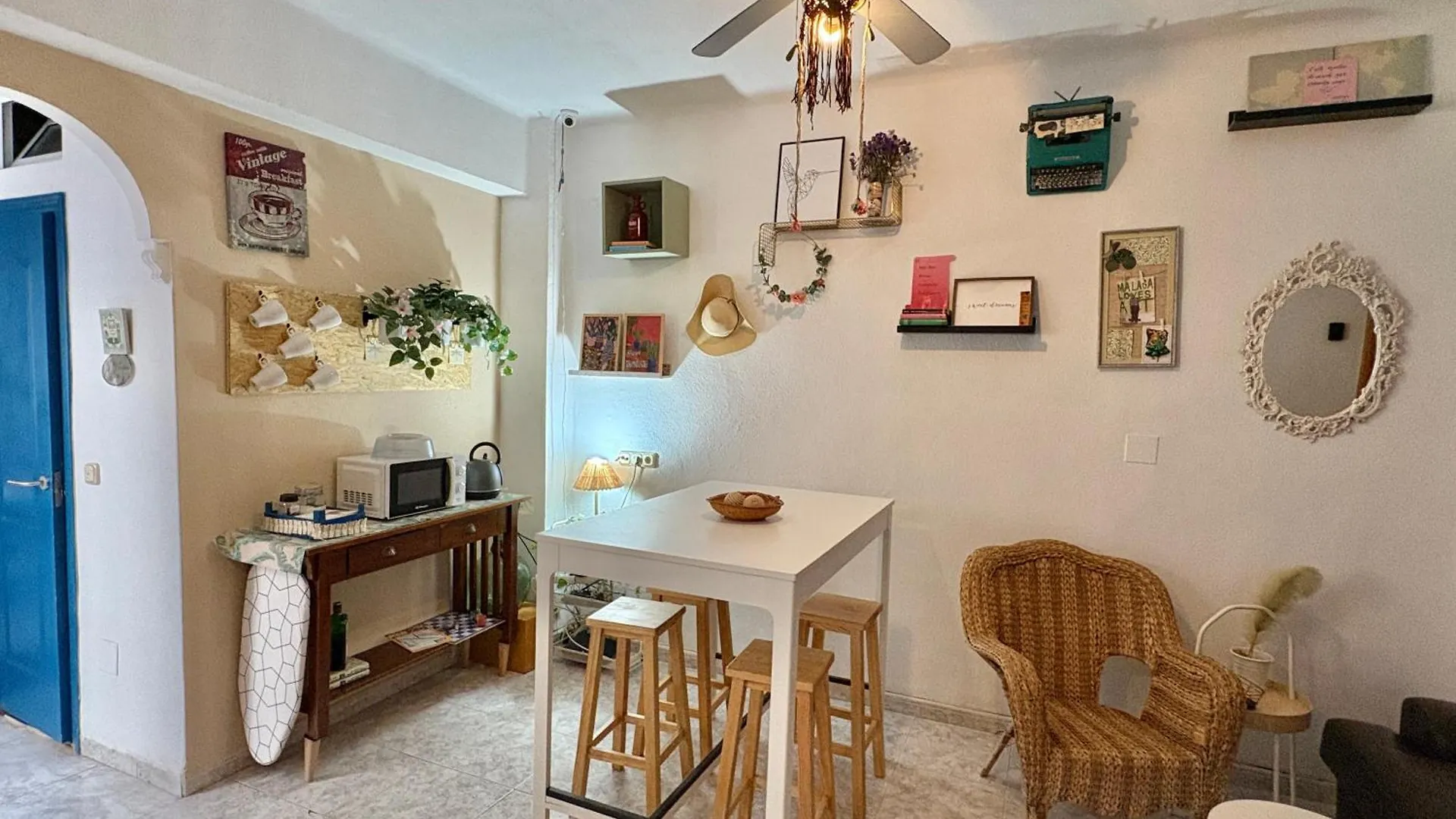 Habitacion En Calle Molino Málaga